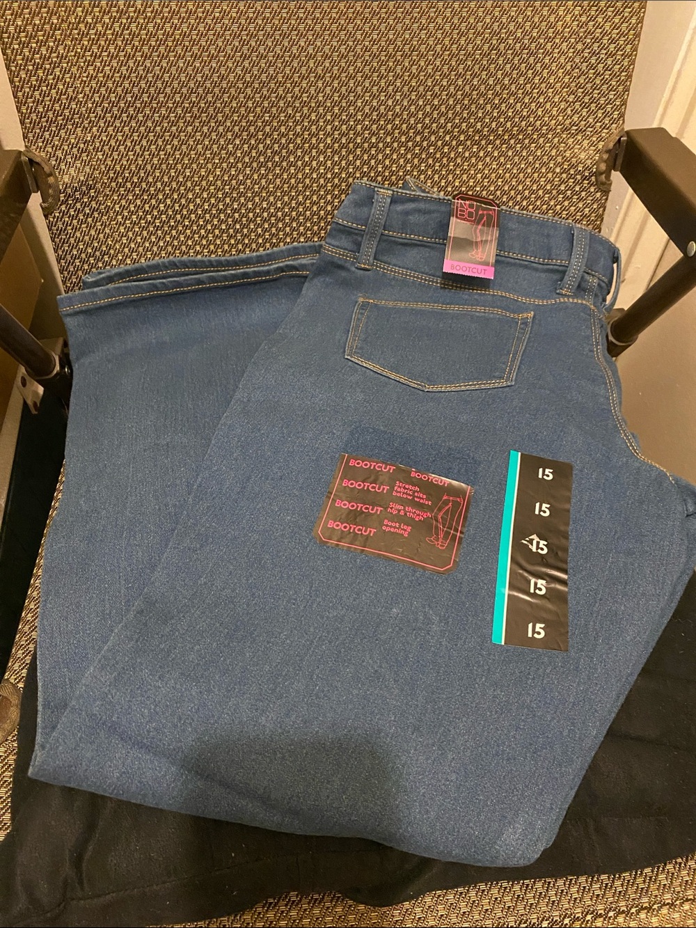 No Boundaries Women’s Bootcut Blue Jeans. Length 30 (C)